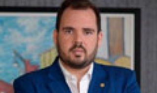 Larry Carvalho - Advogado com Ênfase em Transporte Marítimo