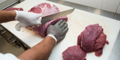 Exigências da União Europeia ampliam pressão por controle de antimicrobianos na produção animal brasileira
