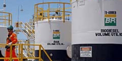 Petrobras opera com refinarias perto do máximo e não pensa em mexer na gasolina nos próximos dias