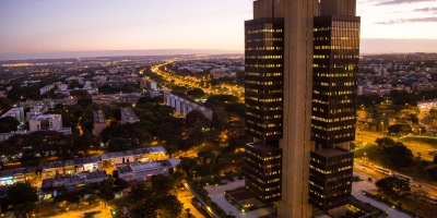 BC corta Selic em 0,25 ponto, a 14,25%, e deixa próximos passos em aberto