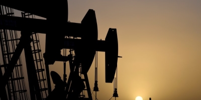Preços do petróleo saltam após ataques israelenses contra o Irã e o Líbano