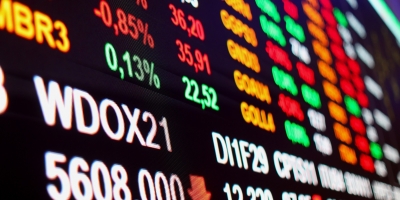 Bolsa de Xangai registra leve alta apoiada pelos setores agrícola e de energia