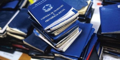 Brasil abre menos vagas formais de trabalho do que o esperado em julho, com menor saldo mensal do ano