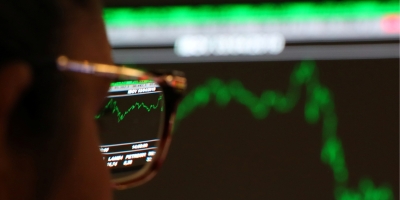 Ibovespa avança em meio a balanços, com Localiza subindo mais de 8%