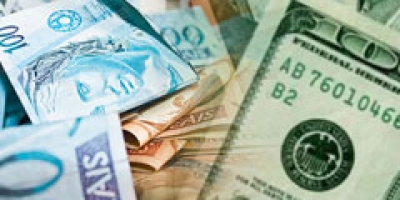 Dólar oscila perto da estabilidade no Brasil enquanto mercado monitora negociação entre Irã e EUA