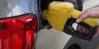 Governo deve se reunir em 15 dias para aumentar mistura de etanol na gasolina, diz Silveira