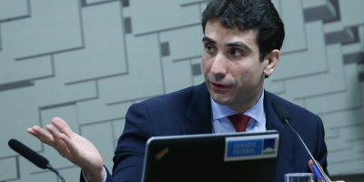Galípolo indica que fatia da dívida pública atrelada à Selic pode dificultar trabalho do BC