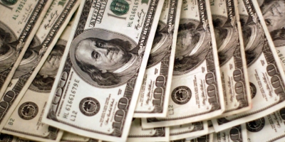 Dólar mostra estabilidade no Brasil após EUA rejeitarem acordo com Irã sobre guerra
