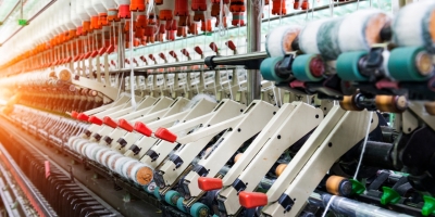Indústria do Brasil volta a crescer em junho mas vendas e produção recuam, mostra PMI