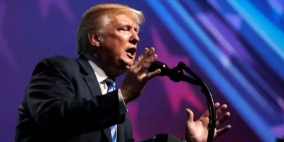 Trump comemora fluxo de petróleo do Golfo e frota do Irã também se prepara para aumentar exportações