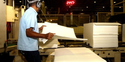 Atividade manufatureira dos EUA atinge máxima em quatro anos em maio, mostra PMI