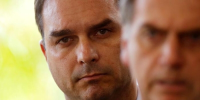 Taxas dos DIs disparam após reportagem sobre ligações entre Flávio Bolsonaro e Vorcaro