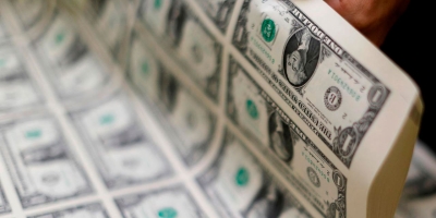 Dólar acompanha exterior e volta a fechar abaixo dos R$5,20