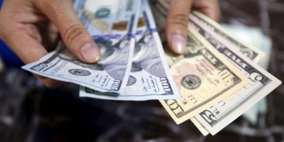Dólar tem alta firme no Brasil após ataques dos EUA ao Irã