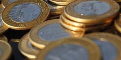 Taxas de DIs sobem em sintonia com petróleo e Treasuries após Trump anunciar fim de acordo com Irã