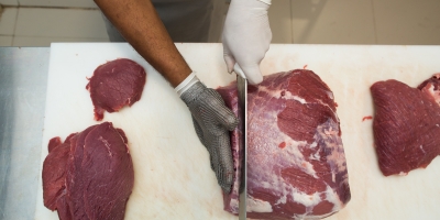 Produção brasileira de carne bovina cai no 4º tri na comparação trimestral, diz IBGE