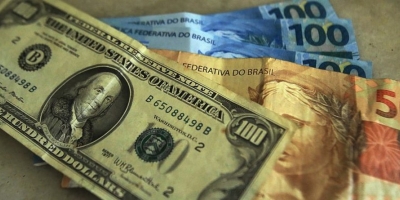 Brasil tem superávit comercial de US$4,208 bi em fevereiro, em linha com o esperado