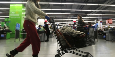 Vendas no varejo dos EUA registram aumento marginal em junho