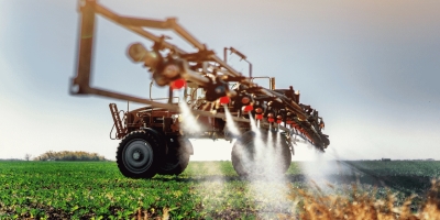 Dependência externa de fertilizantes coloca bioinsumos no centro do debate sobre soberania produtiva no agronegócio brasileiro