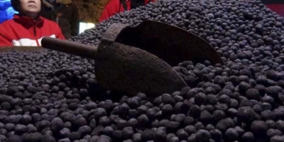 Minério de ferro interrompe rali e cai com estoques altos e pico de produção de ferro-gusa
