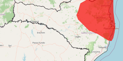 Leste de Santa Catarina tem alerta vermelho para acumulado de chuva neste fim de semana