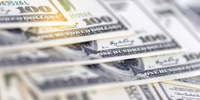 Dólar fecha perto da estabilidade ante real com exterior no radar