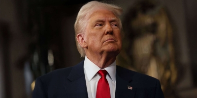 Trump diz que os EUA vão atacar Irã com muita força e já extraíram petróleo por Ormuz