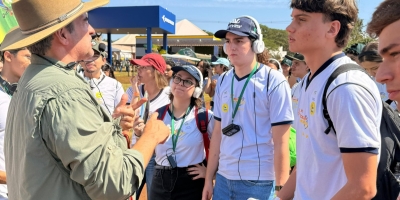 Balanço da De Olho No Material Escolar na Agrishow 2026 destaca visitas de escolas, manhã com teatro e traz novo desafio de aprendizado