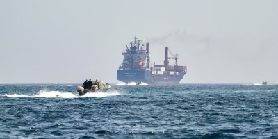 Tensões no Golfo aumentam após Irã atingir Kuweit e EUA realizar ataque perto de Ormuz