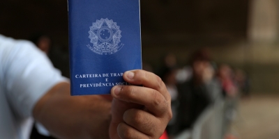 Brasil tem desemprego de 5,6% no tri até maio, diz IBGE