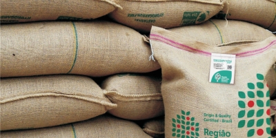 Café amplia perdas no decorrer desta 2ª feira com pressão nas bolsas
