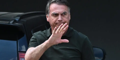 Bolsonaro tem prisão domiciliar prorrogada por questões de saúde