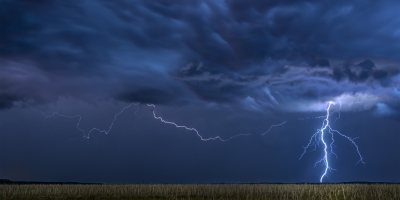 Temporal com milhares de raios acende alerta em Campinas/SP