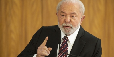 Lula admite que ex-assessor levou suspeitas para o Planalto