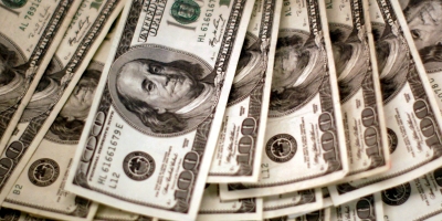 Dólar supera R$5,30 com piora de percepção sobre a guerra, em dia de leilões do BC