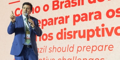 Urgência na expansão da capacidade do Porto de Santos e os desafios macroeconômicos globais marcam o segundo dia do XXV Seminário Internacional do Café