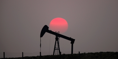 Petróleo sobe após ataque de drones a usina nuclear dos Emirados Árabes Unidos