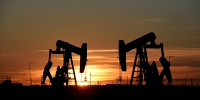 EUA liberam acesso temporário a petróleo russo para conter impacto da crise no Oriente Médio