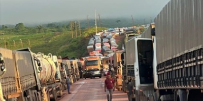 Caminhões formam fila de 7 km para entregar soja em terminal fluvial no Pará