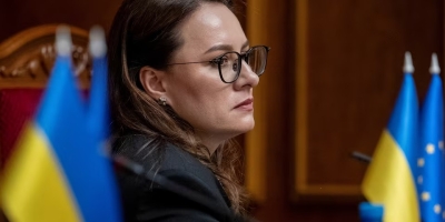 Primeira-ministra da Ucrânia deixa cargo; críticos de Zelenskiy não veem sentido em mudança