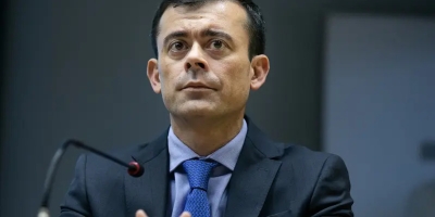 Ceron diz que governo deve apresentar na próxima semana medidas para amenizar impacto de alta do querosene de aviação
