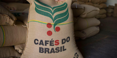 Café avança nas bolsas nesta 6ª feira, com estoques apertados e menor oferta de arábica