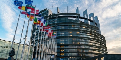 UE deve retomar ratificação de acordo comercial com EUA, diz presidente do Parlamento Europeu