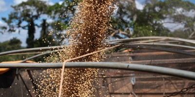 Balança comercial brasileira tem superávit de US$10,537 bi em abril com exportações mais fortes