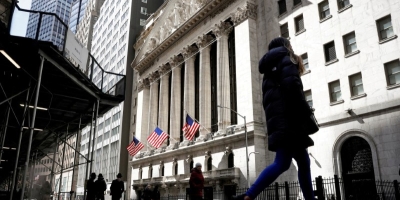 Wall Street cai em meio à liquidação global por ameaças de tarifas de Trump sobre Groenlândia