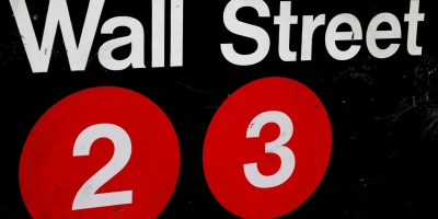 Wall St avança após liquidação recente, conflito no Oriente Médio se amplia