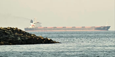 Centenas de navios ancoram no Golfo do Oriente Médio em meio a conflito