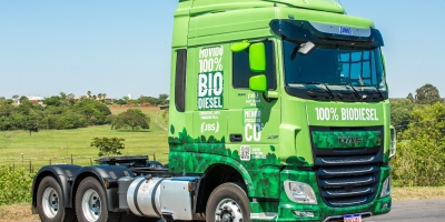 Na JBS, caminhão movido a B100 roda mais de 500 mil km na rota Lins–Santos sem adaptações nem falhas de manutenção