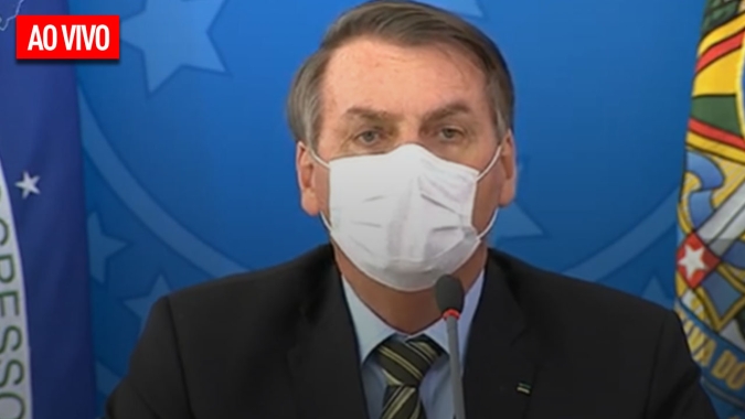 Respeito qualquer movimento da população como parte da democracia, diz Bolsonaro sobre panelaço