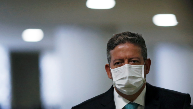 Reforma tributária deve ser fatiada em 3 ou 4 projetos, diz Lira